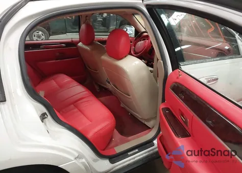 2006 Lincoln Town Car Signature z USA, uszkodzony, nr VIN 1LNHM81W26Y651130